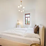 Elegant In Appartement