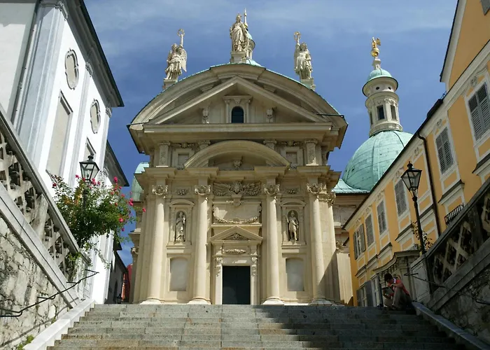 Διαμέρισμα Elegant In *